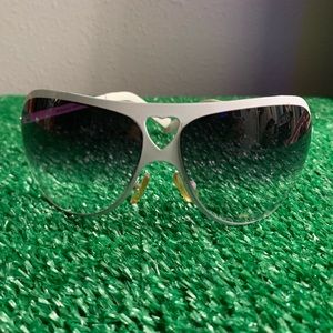 Heart ❤️ throb white with smoked lense euc#